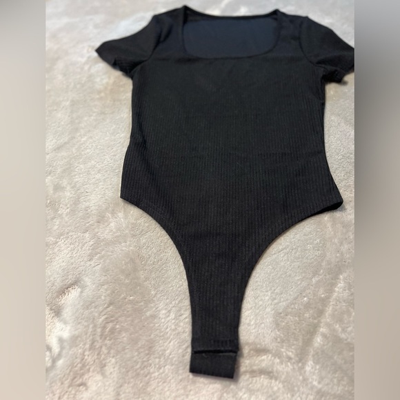 NWOT Black short sleeve bodysuit and pants set - Picture 3 of 9